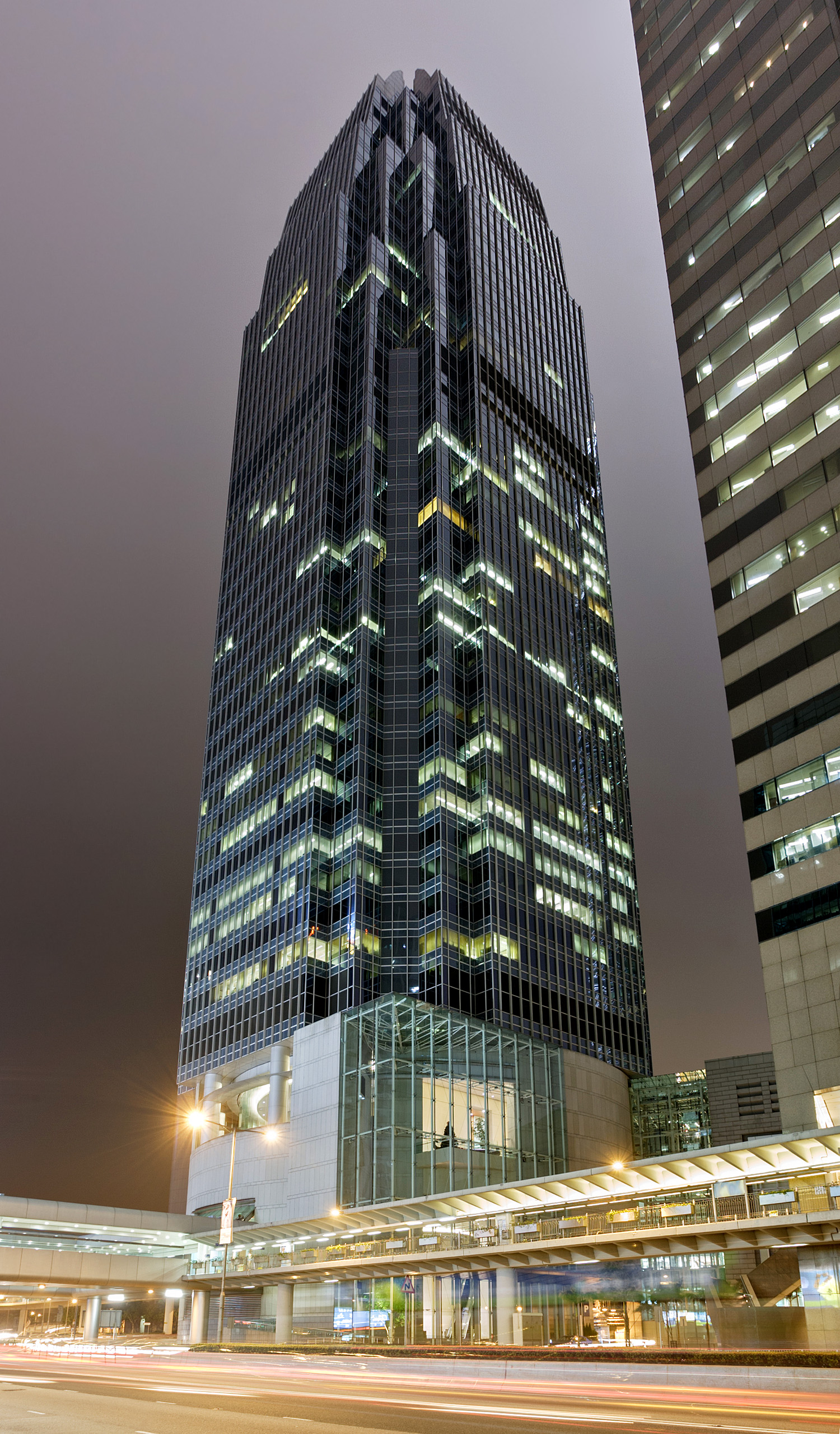 One International Finance Centre, Hong Kong - View from the southeast. © Mathias Beinling